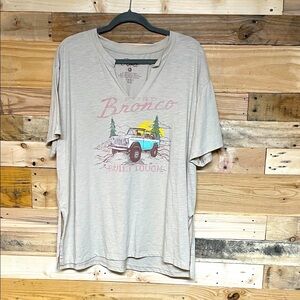 Ford Bronco Graphic size XL Beige Color V-neck Side Slit Relax Fit Soft T-shirt